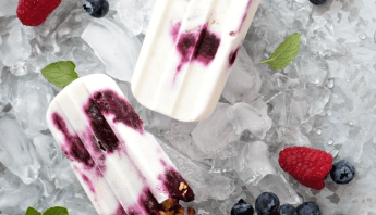 Recipe: Berry Greek Yogurt Popsicle with Granola by YouVit